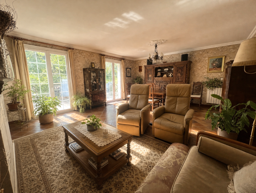 Maison familiale, 5 chambres, proche écoles, fort potentiel.