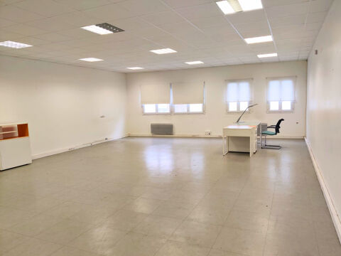 Local d'activit&eacute; (Stockage + bureaux) &agrave; proximit&eacute; de l'A86 3550 92700 Colombes
