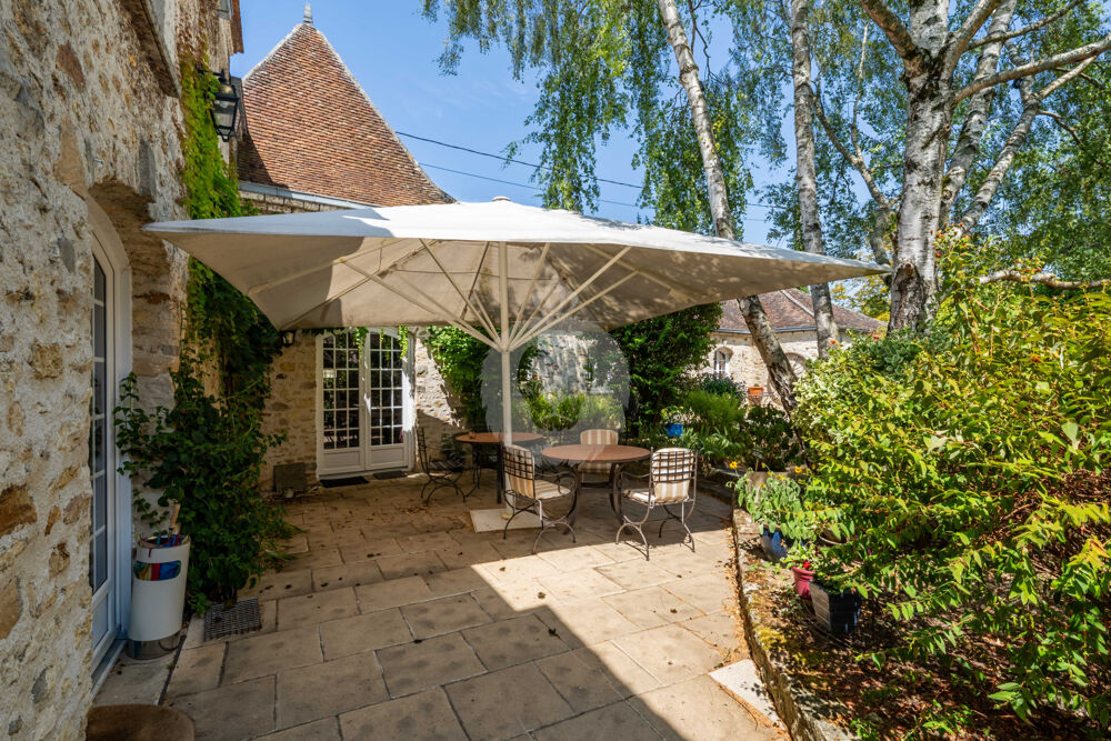 Vente Propriété/Château Ensemble immobilier de charme avec maison de 310 m2 et dépendances Vert st denis