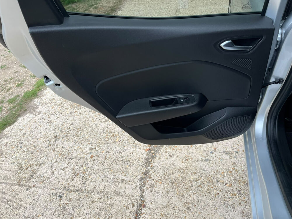 Clio V Clio E-Tech full hybrid 145 Evolution 2023 occasion 27000 &Eacute;vreux