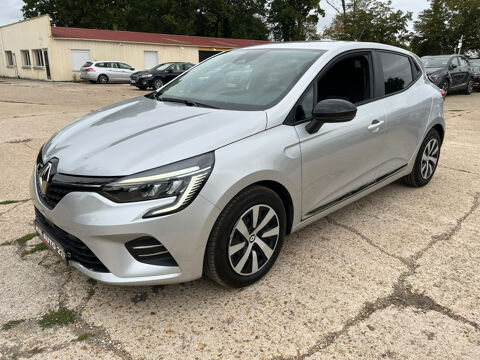 Renault Clio V Clio E-Tech full hybrid 145 Evolution 2023 occasion &Eacute;vreux 27000