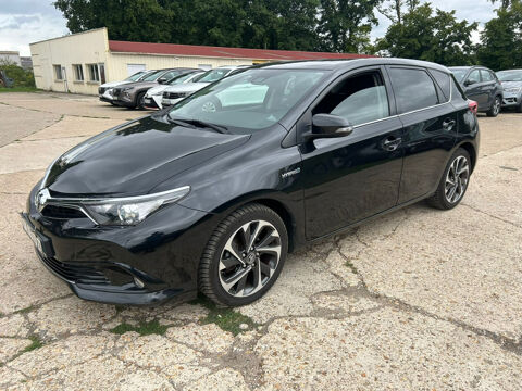 Toyota Auris Hybride Pro 136h Design Business 2018 occasion Évreux 27000