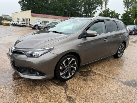 Toyota Auris Touring Sports Hybride 136h TechnoLine 2018 occasion Évreux 27000