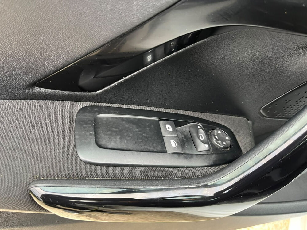 208 AFFAIRE BLUEHDI 100 BVM6 PREMIUM PACK 2018 occasion 27000 &Eacute;vreux