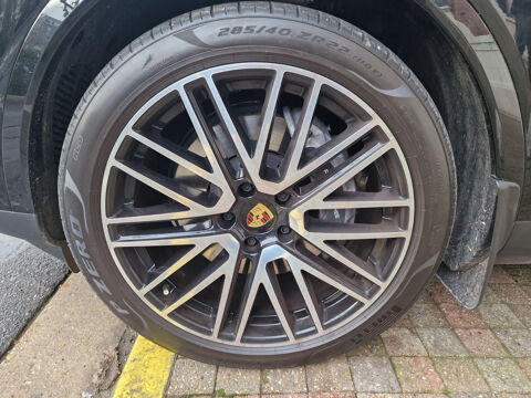 Cayenne E-Hybrid 3.0 V6 470 ch Tiptronic BVA 2024 occasion 95880 ENGHIEN-LES-BAINS