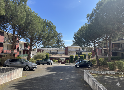   T2 de 45 m2 avec terrasse et piscine   Cenon Appartement - 2 pi�ce(s) - 45 m�