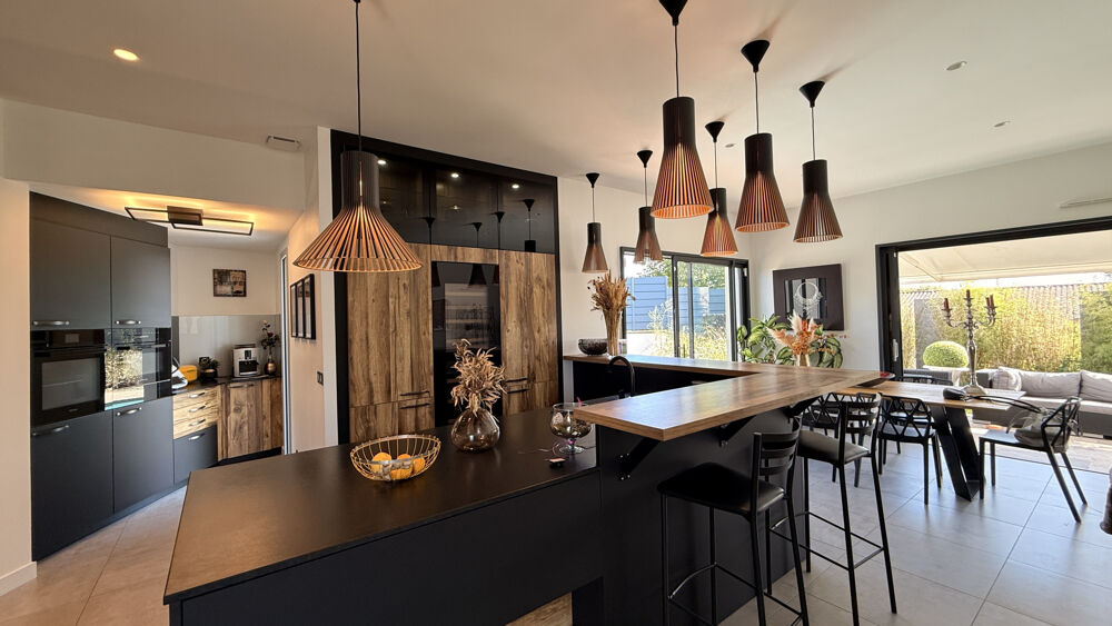 Maison 6 pièces 188 m² · à Carbon Blanc · 188 m² · 524 000 €