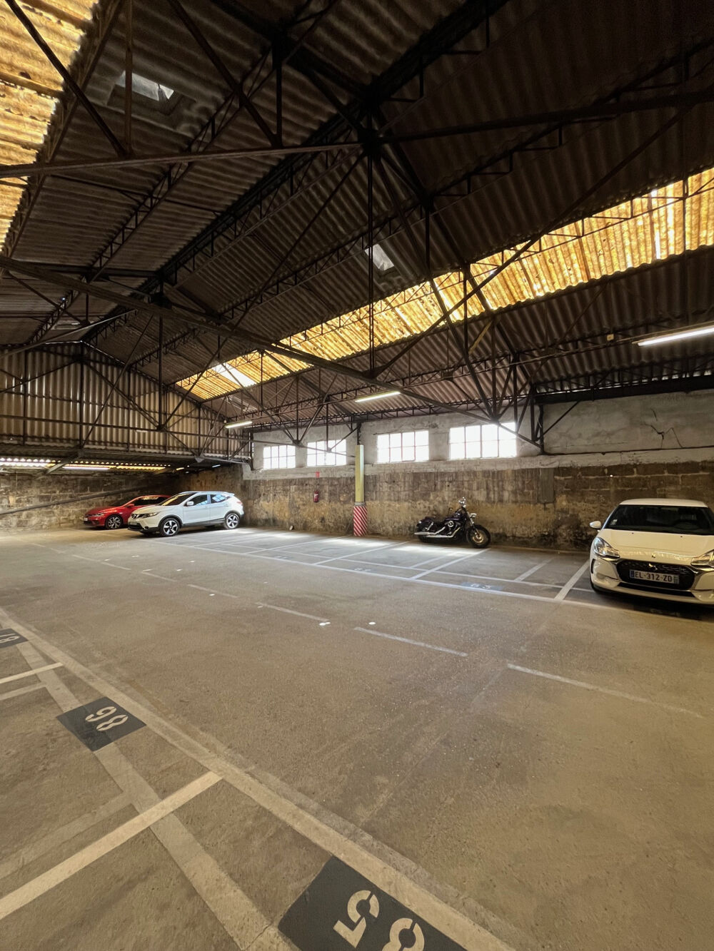Vente Parking/Garage Parking Bordeaux Chartrons TRAM B devant Bordeaux
