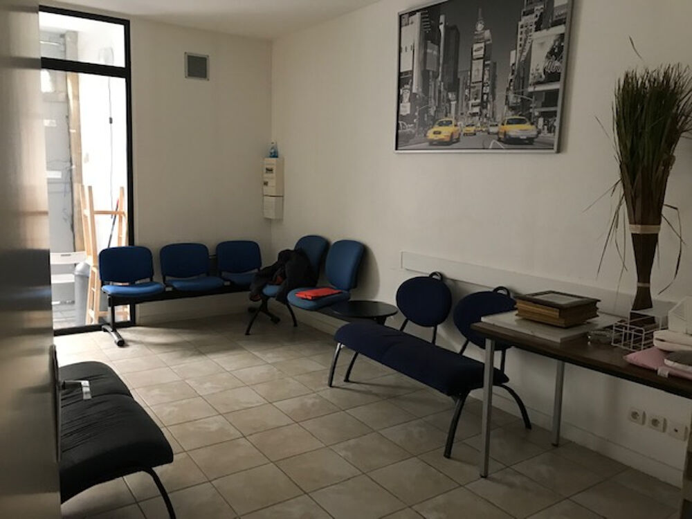   LOCAL COMMERCIAL REZ DE CHAUSSEE 41.32 m2 habitables + 9.77  m2 de SAS 
