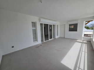  Appartement à louer 3 pièces 80 m²