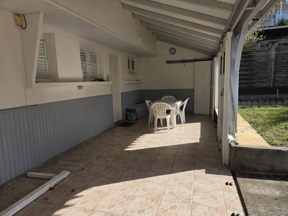 Rare, maison T2 à Anse mitan