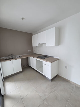  Appartement à louer 3 pièces 64 m²