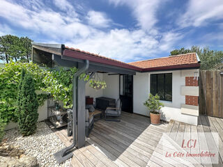 Vente Maison GUJAN Calme et proche commerces, Belles prestations pour cette maison contemporaine de plain pied 3 chambres + garage. Gujan mestras