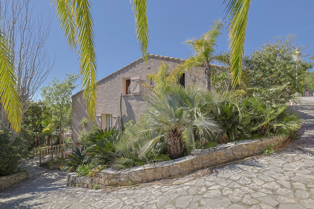 � vendre  Maison Hy�res (83400)