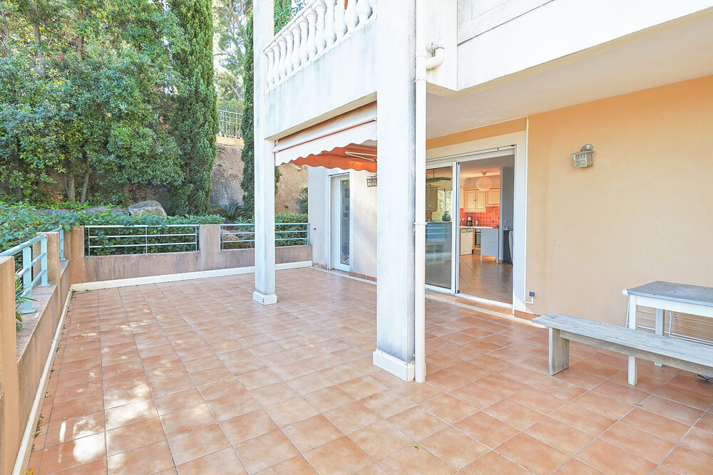 Vente Appartement Appartement T4 de 95 m2 avec terrasse de 42 m2 dans résidence de standing fermée et verdoyante Hyeres