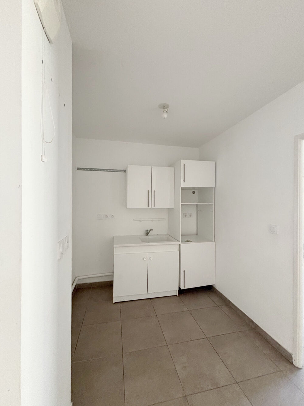 Appartement T2 de 47 m2 en étage avec ascenseur et terrasse au centre ville de Hyères