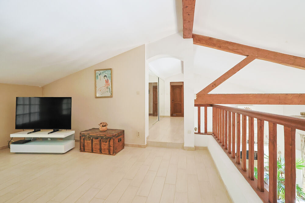 � vendre  Maison Hy�res (83400)