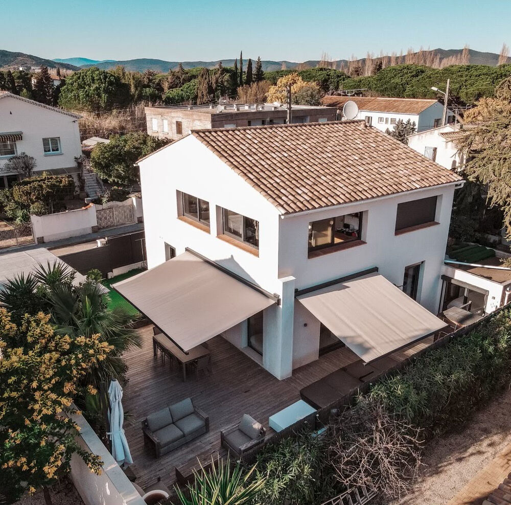 Exceptionnel à L'Ayguade à 200m de la plage superbe villa de 175m2 avec piscine