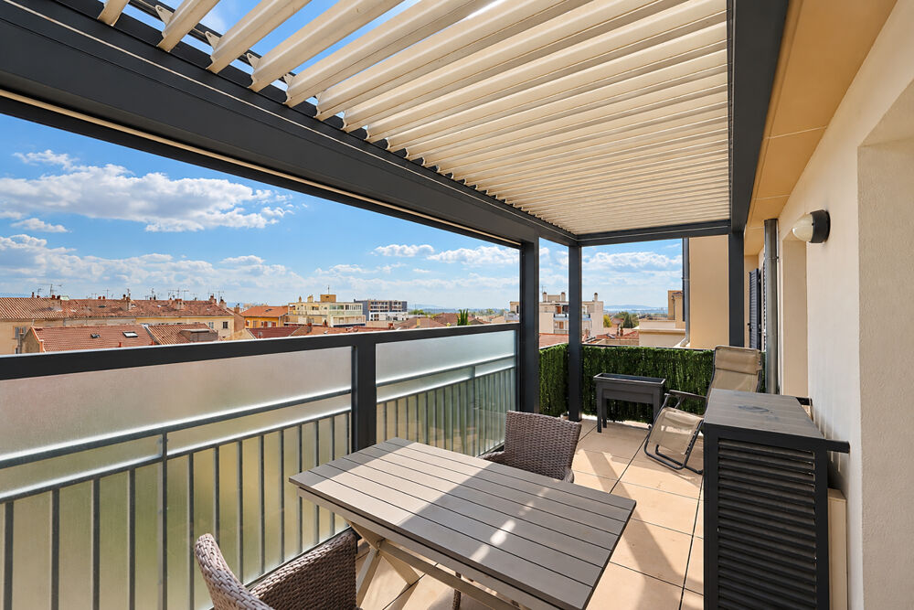 Vente Appartement EXCLUSIVITE HYERES HYPER-CENTRE - T3 65M2 - RESIDENCE DE STANDING - TERRASSE 14M2 - GARAGE - PARKING - CAVE Hyères