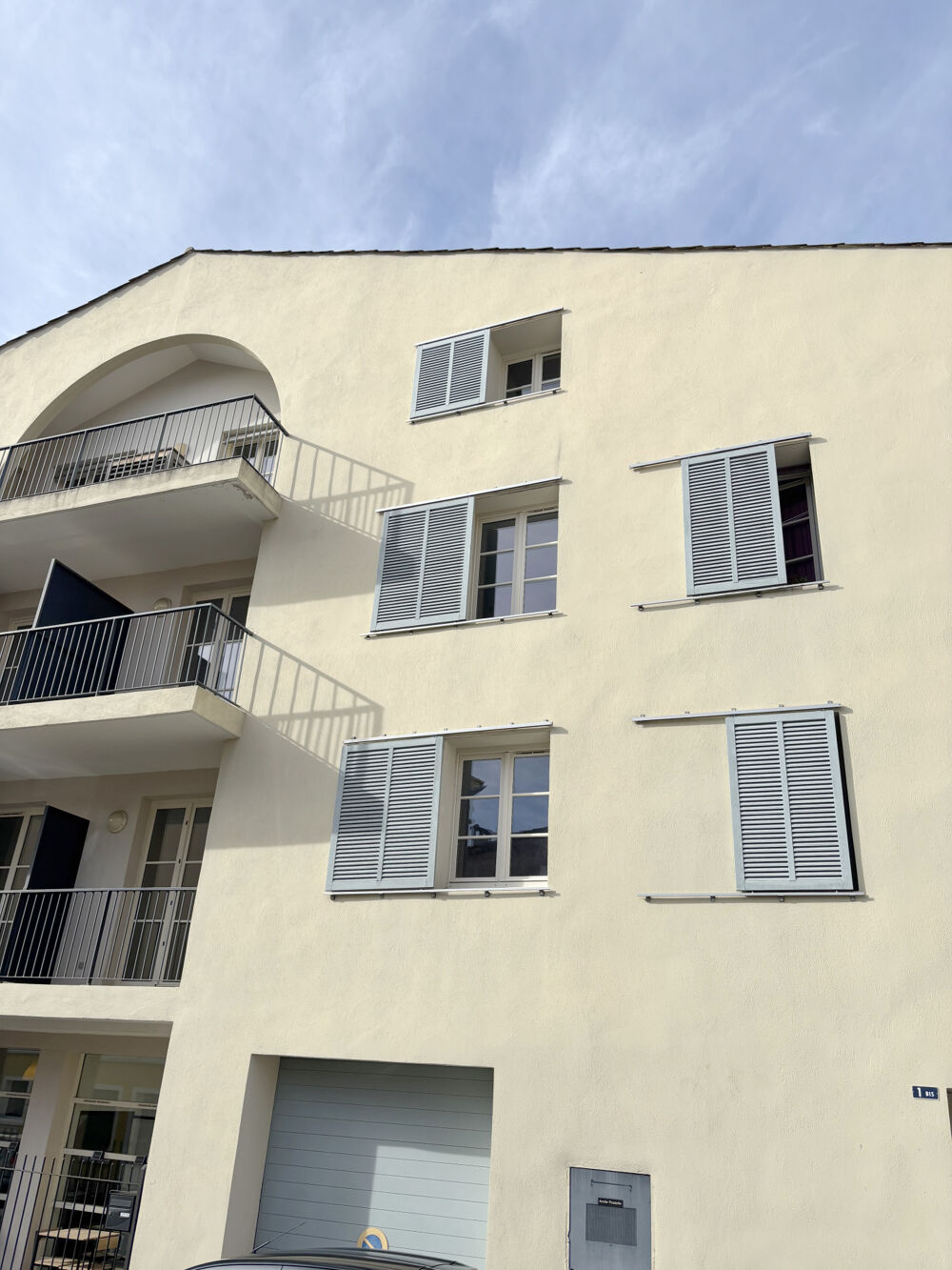 Vente Appartement Appartement T2 de 47 m2 en étage avec ascenseur et terrasse au centre ville de Hyères Hyères