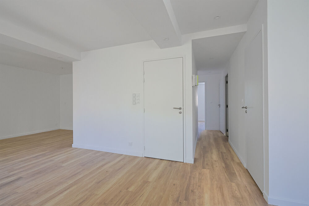 Vente Appartement Appartement T4 de 74m2 dans une   résidence entièrement rénovée avec deux places de parkings privatives La crau