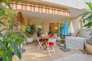 Vente Appartement Appartement T3 de 66 m2 avec deux jardins dans une résidence de standing du centre ville avec parking sous-sol Hyères