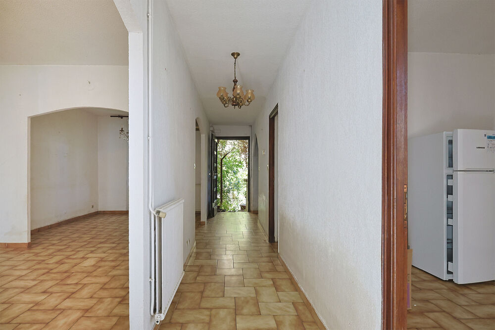 Vente Maison Hyères en plein coeur du quartier de la Gare , Maison de 140 m2 avec jardinet exposée est ouest Hyères