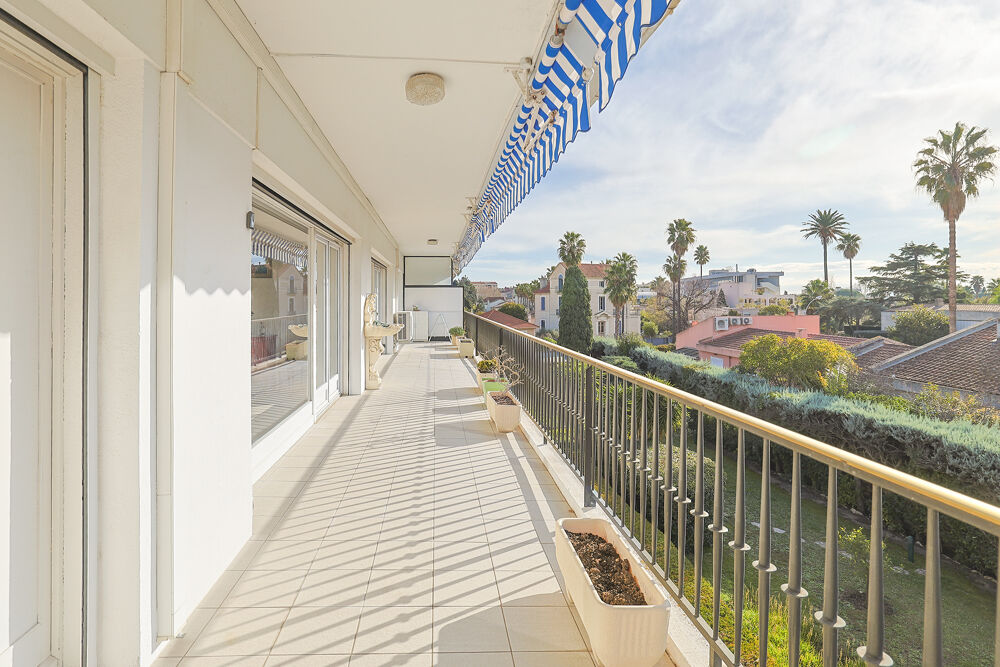 Vente Appartement Hyeres quartier Godillot superbe t3 de 70 m2 avec terrasse de 17m2 et  cave Hyeres