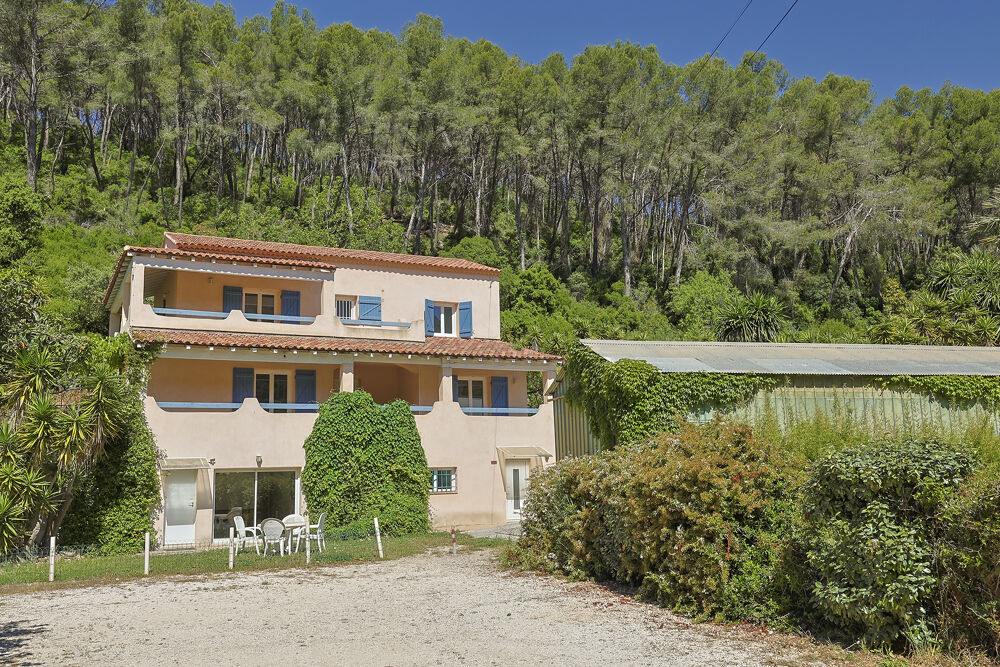 à vendre  Maison Carqueiranne (83320)