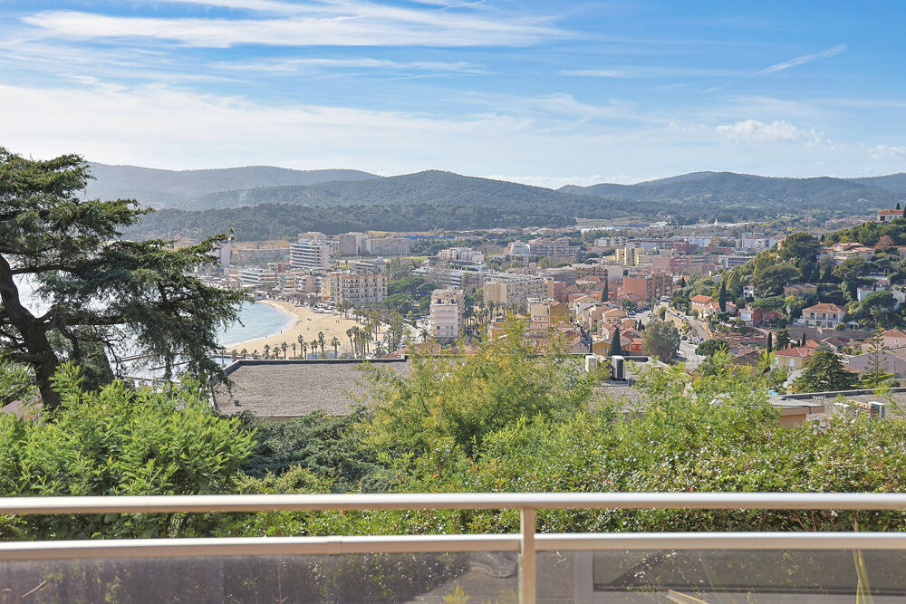 Vente Appartement LE LAVANDOU, SUR LES HAUTEURS, SUPERBE VUE PANORAMIQUE Le lavandou
