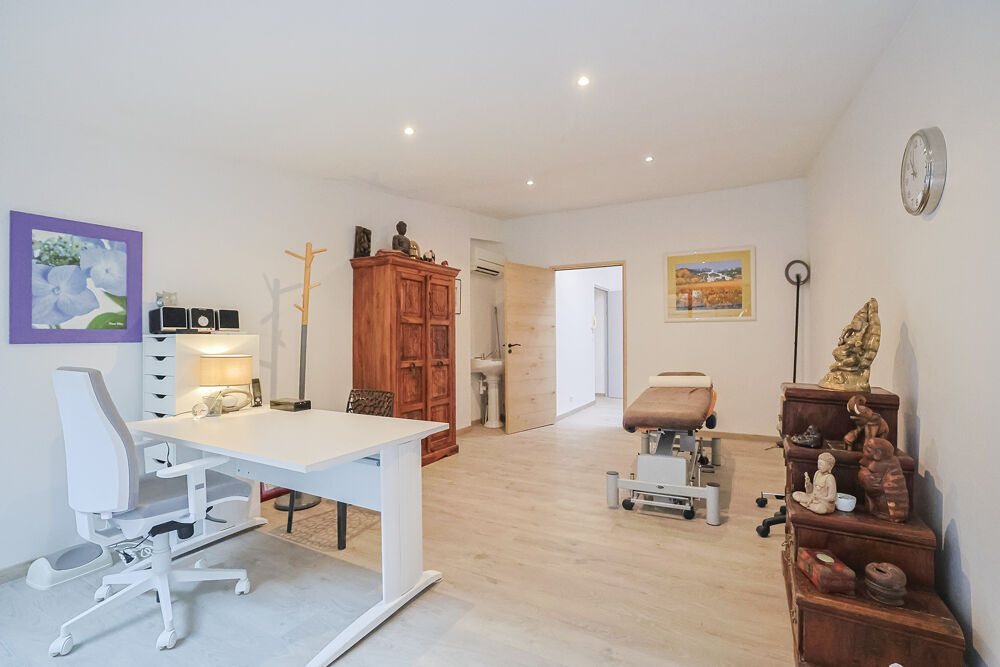 Vente Appartement Appartement T2 de 79m2 habitables (47 m2 loi carrez ) au centre ville de Hyères Hyeres
