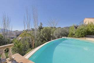  Maison � vendre 13 pi�ces 325 m�