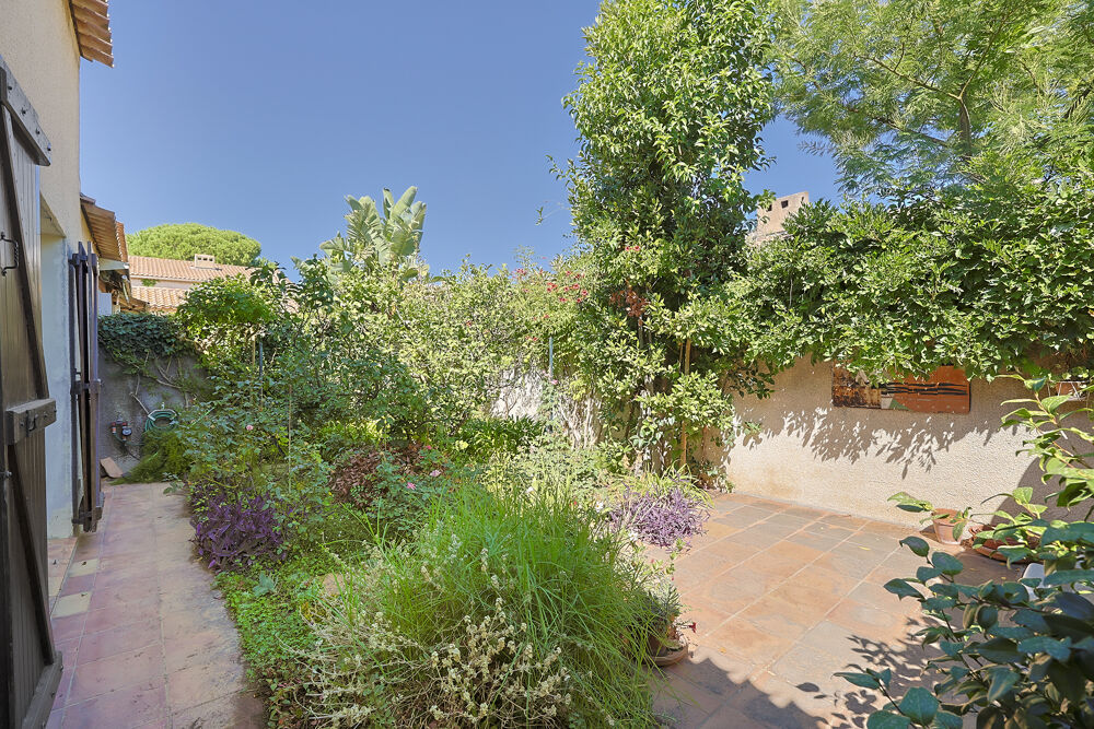 Vente Maison HYERES MAISON DE PLAIN PIED + PETIT ETAGE AVEC TROPEZIENNE Hyères