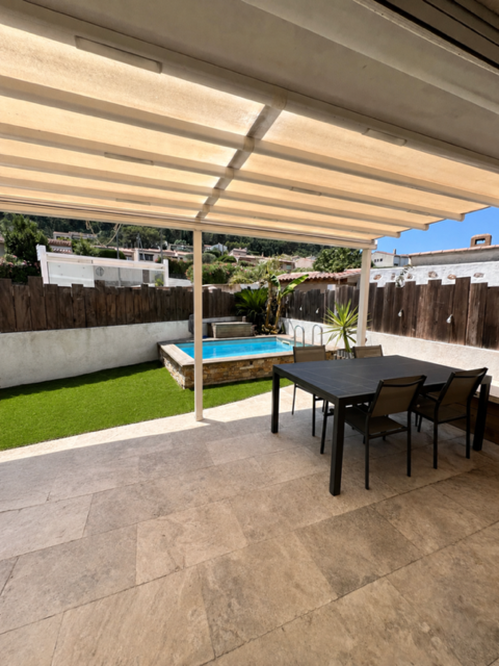 Vente Appartement La Moutonne grand t2 moderne avec jardin,piscine et jacuzzi La crau