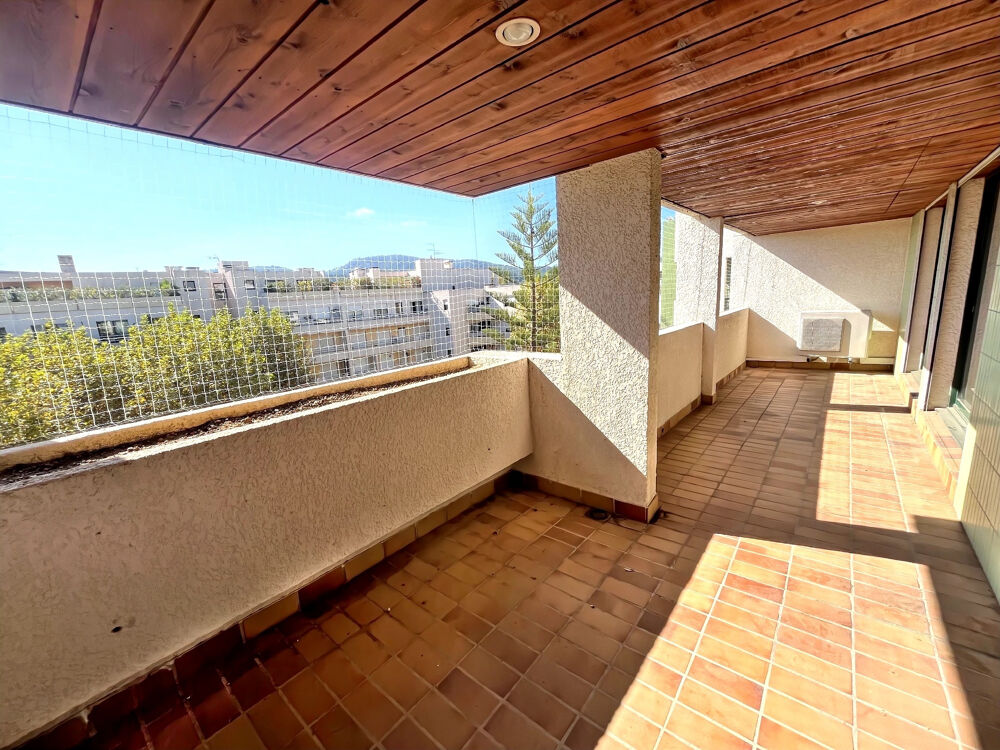 Appartement T4 de 85m2 en dernier étage avec double terrasses, parking, cave