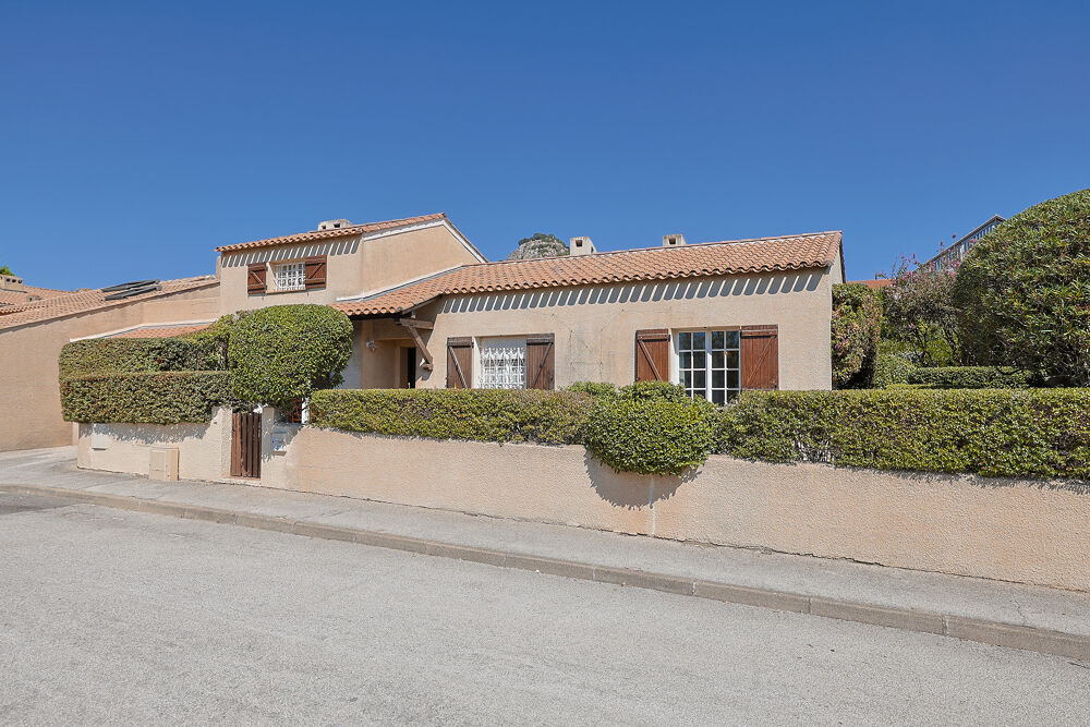 Vente Maison HYERES MAISON DE PLAIN PIED + PETIT ETAGE AVEC TROPEZIENNE Hyères