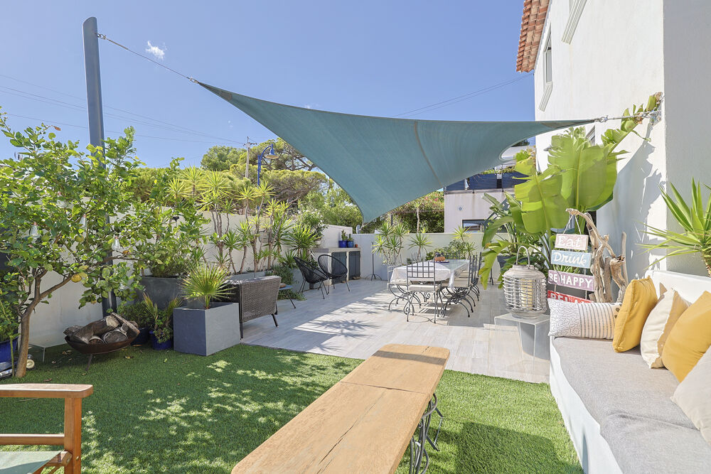 Vente Maison hyeres l'Ayguade villa individuelle de 170m2  a 2 pas de la plage Ayguade ceinturon