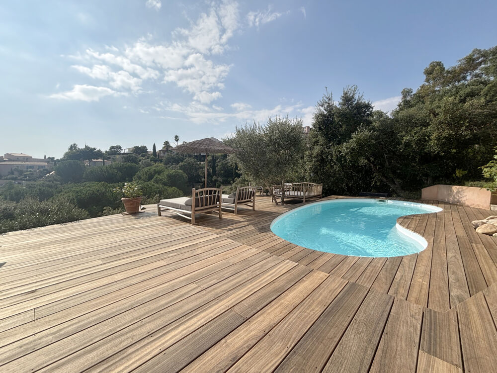 Vente Maison Villa de 154m2 avec VUE MER et piscine dans un domaine privé et sécurisé Hyères