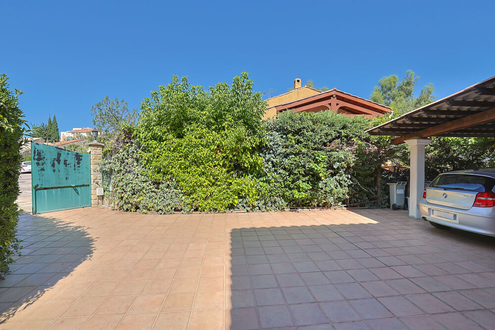 à vendre  Maison Hyères (83400)