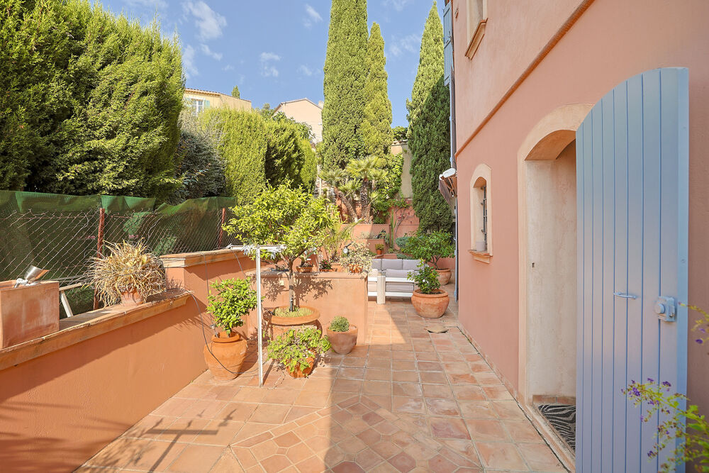 Vente Maison Hotel particulier de 230 m2 avec garage double Hyères