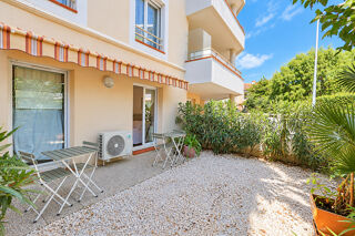 Vente Appartement Appartement T3 de 66 m2 avec deux jardins dans une résidence de standing du centre ville avec parking sous-sol Hyères