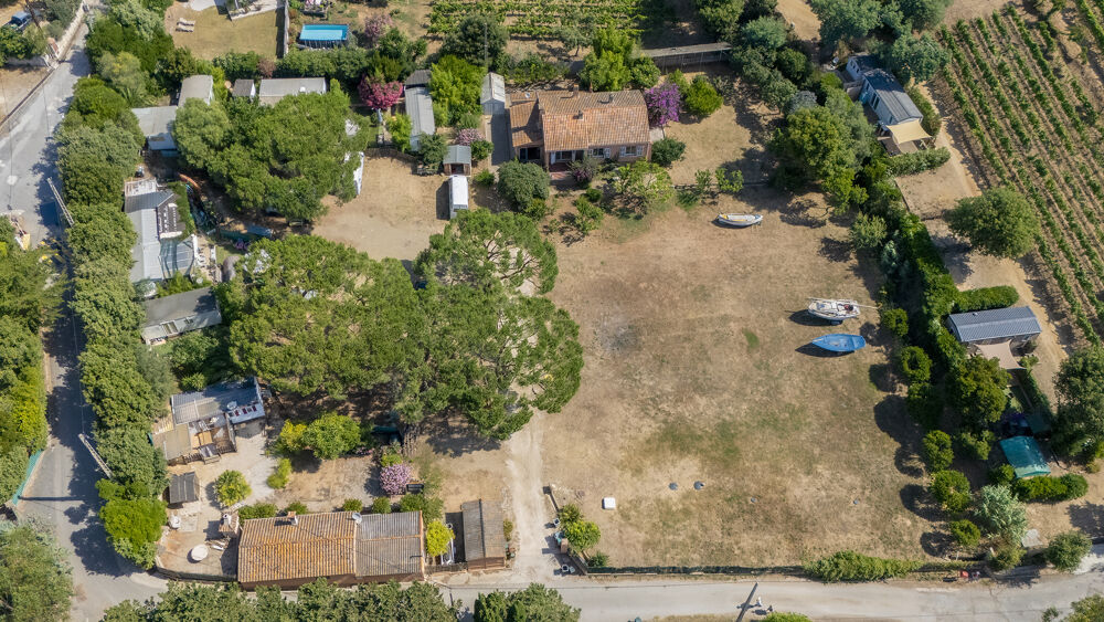 Vente Maison PROPRIETE GIENS 5000m2 deux maisons à 250m2 de la mer Hyères