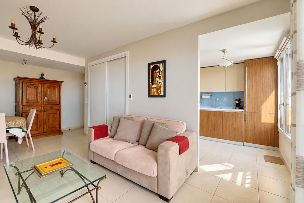 Vente Appartement EXCLUSIVITE HYERES HYPER-CENTRE - T3 65M2 - RESIDENCE DE STANDING - TERRASSE 14M2 - GARAGE - PARKING - CAVE Hyères