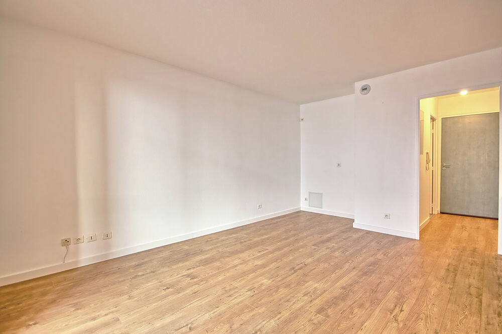 Vente Appartement Appartement T1 de 26 m2 avec terrasse dans une résidence de standing au centre ville de hyères Hyères