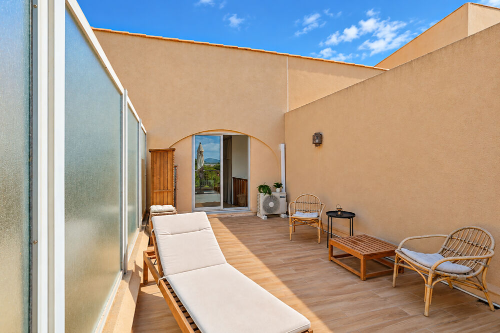 Vente Appartement Appartement T2 de 35m2 avec 26m2 de terrasse sur le port de hyeres Hyères