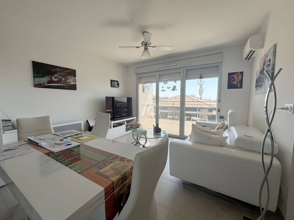 Vente Appartement Appartement T2 neuf en dernier étage avec ascenseur et vue dégagée jusqu'à la mer Hyeres