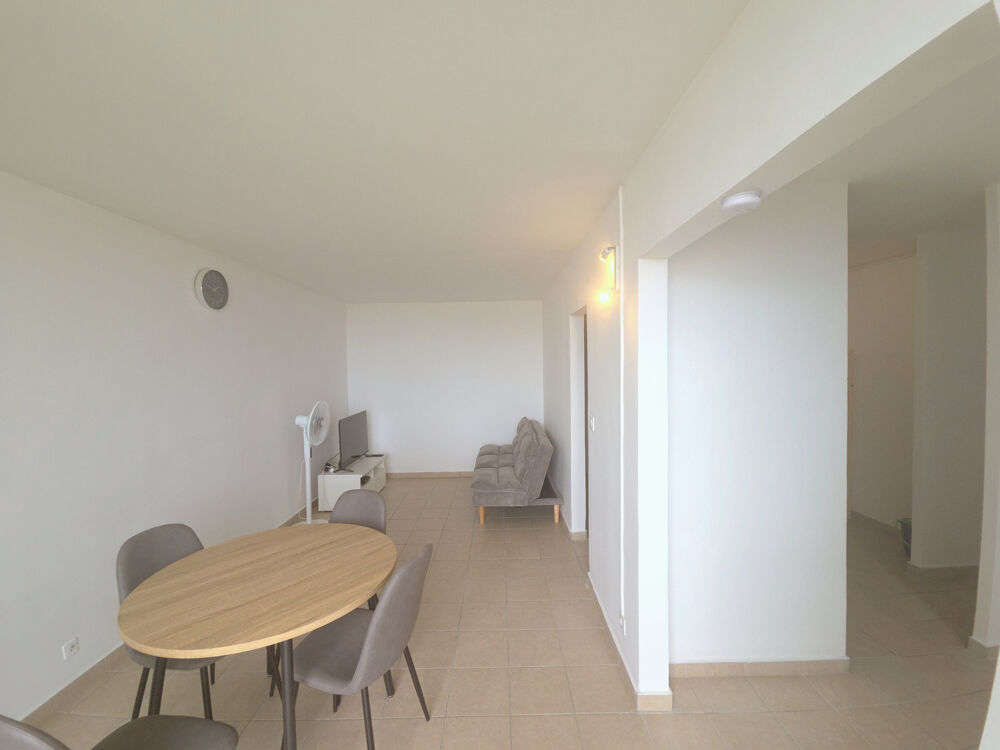 Appartement 4 pièces moderne entièrement rénové d'environ 73 m2 avec vue dégagée à POINTE-A-PITRE