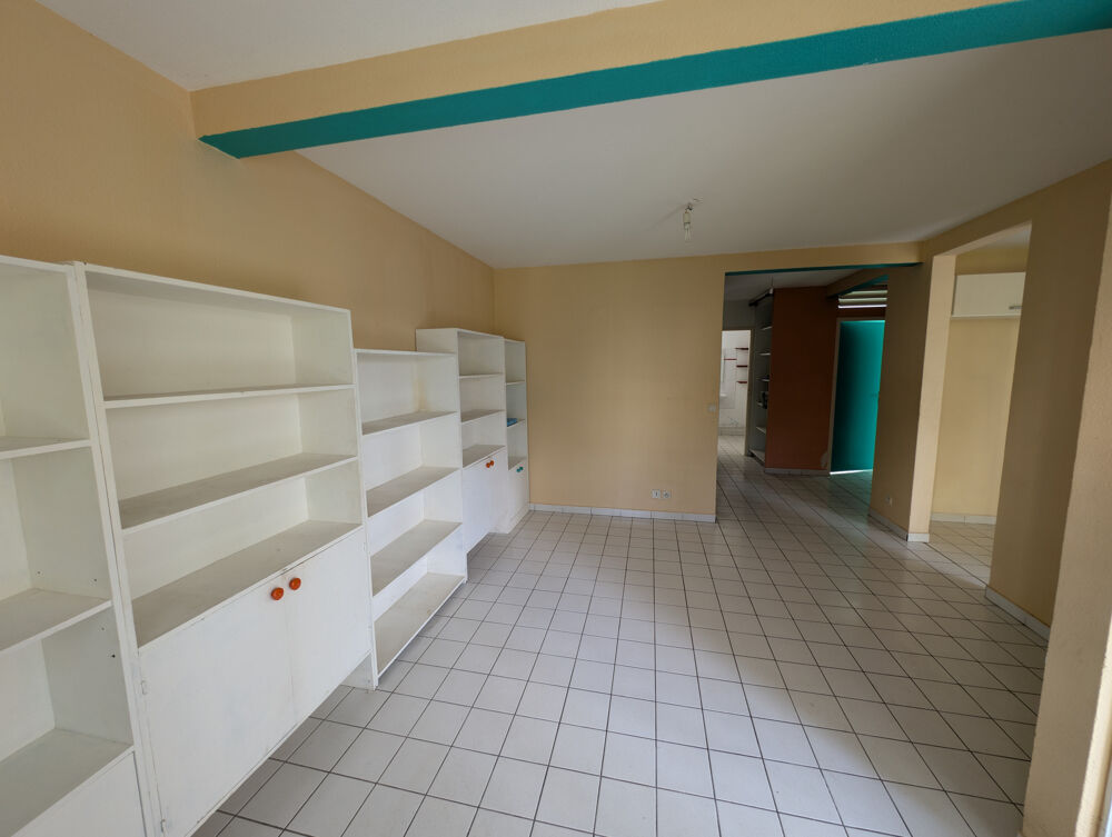Appartement 4 pièces d'environ 61 m2 dans une résidence située à Belle rivière SAINT ROSE