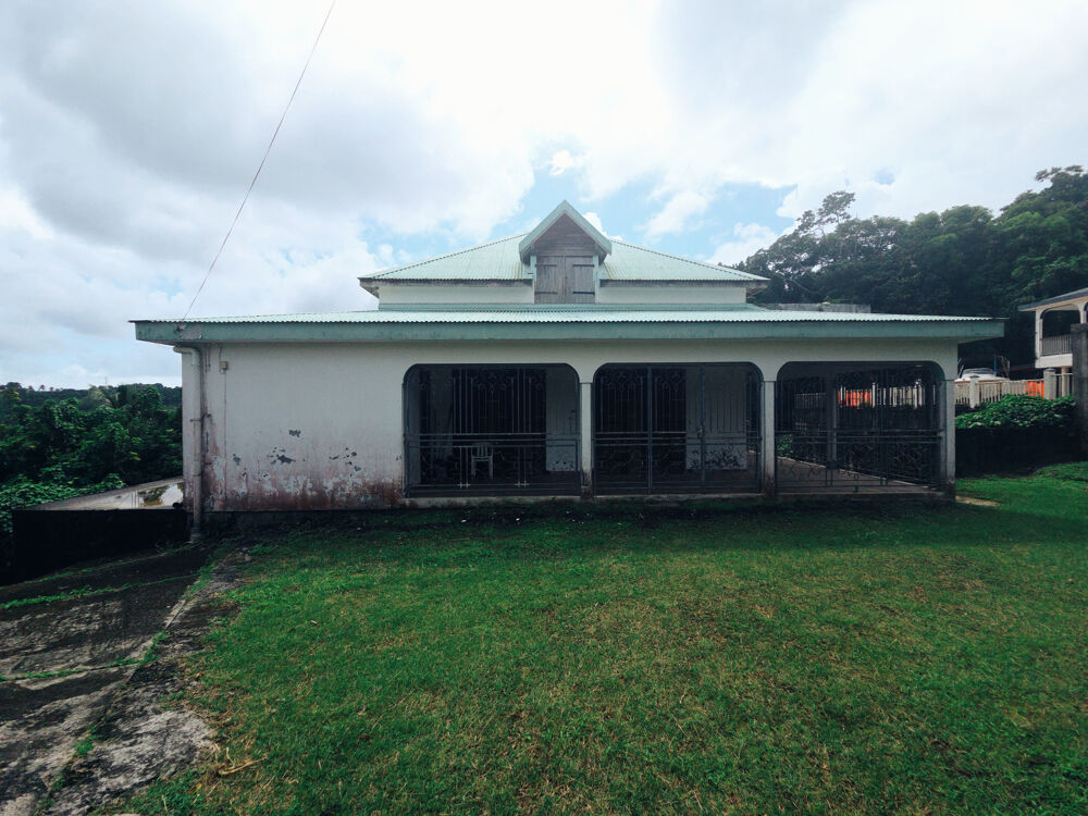 Vente Maison Maison 4 pi�ces avec mezzanine sur 4 niveaux d'environ 232 m2 habitable � r�nover � GOYAVE Goyave