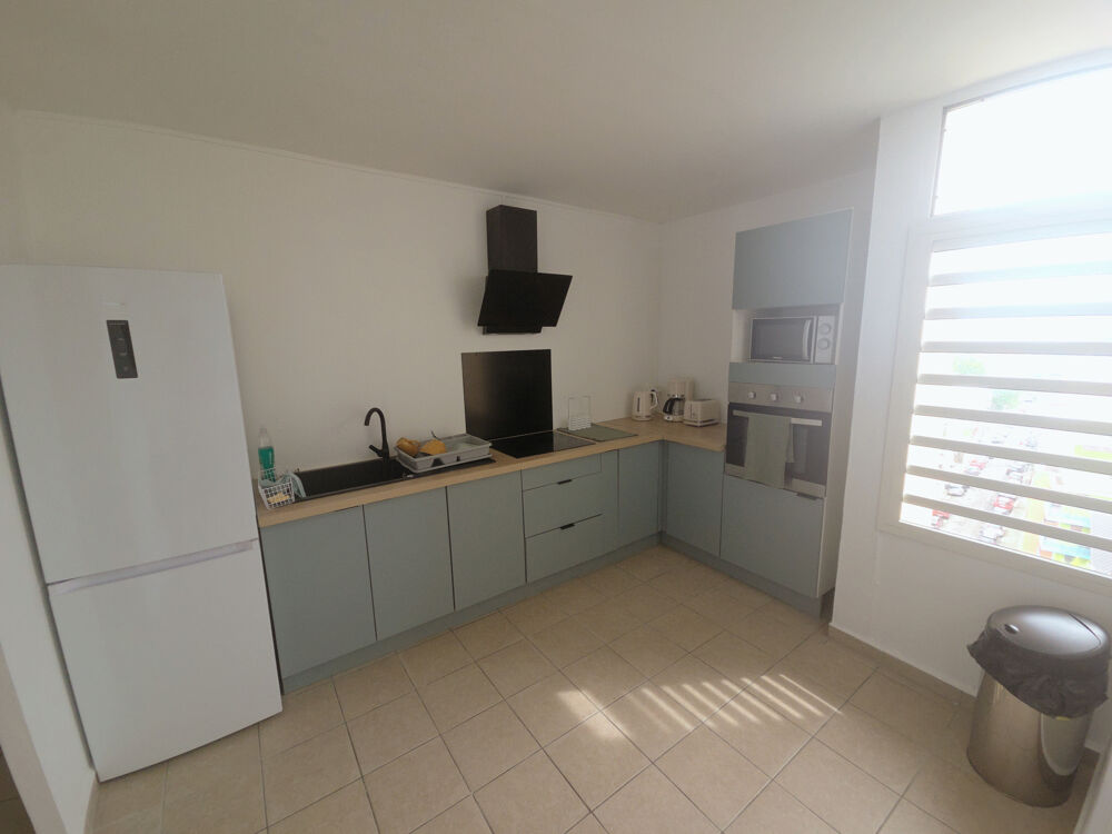 Appartement 4 pièces moderne entièrement rénové d'environ 73 m2 avec vue dégagée à POINTE-A-PITRE